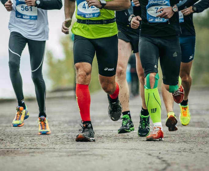 Chaussettes de contention : les runners victimes de la mode ?