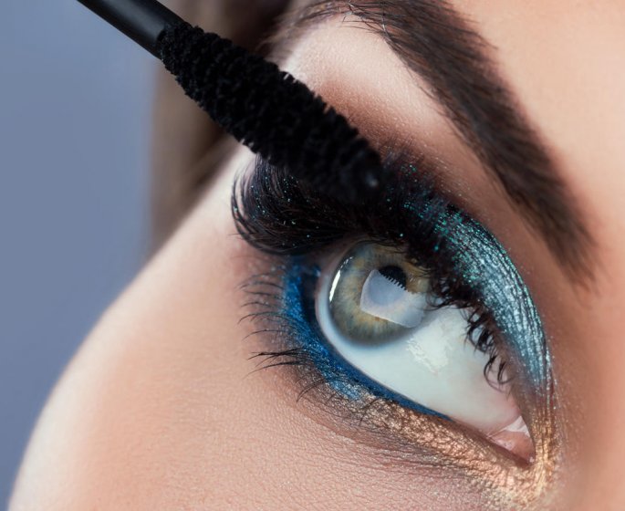 Maquillage de fete : sequins, paillettes, ou glitter sur les yeux !