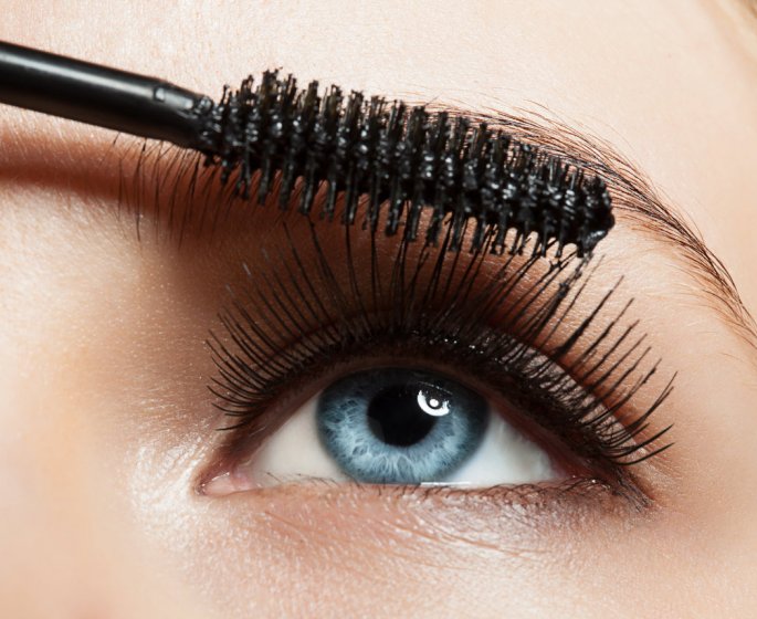 Mascara tous les jours : attention danger pour vos yeux !