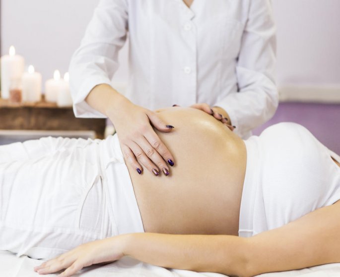 Un bebe retire de l-uterus pour etre soigne puis replace pour la fin de la grossesse