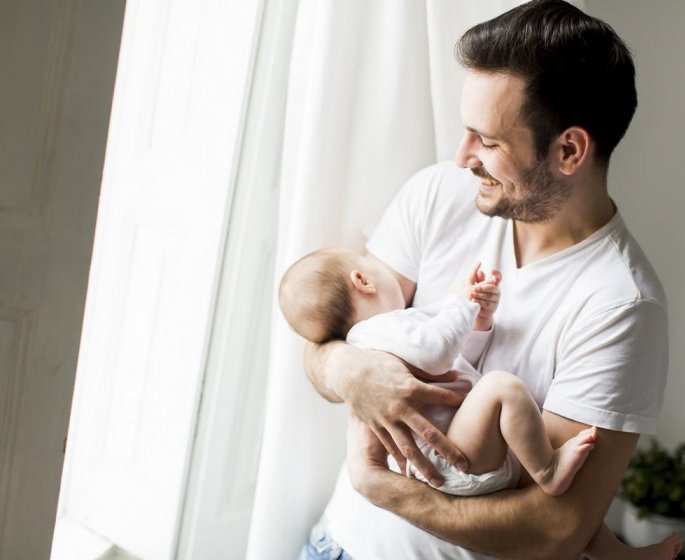 Sante de bebe : comment l’age du pere a la naissance jouerait un role