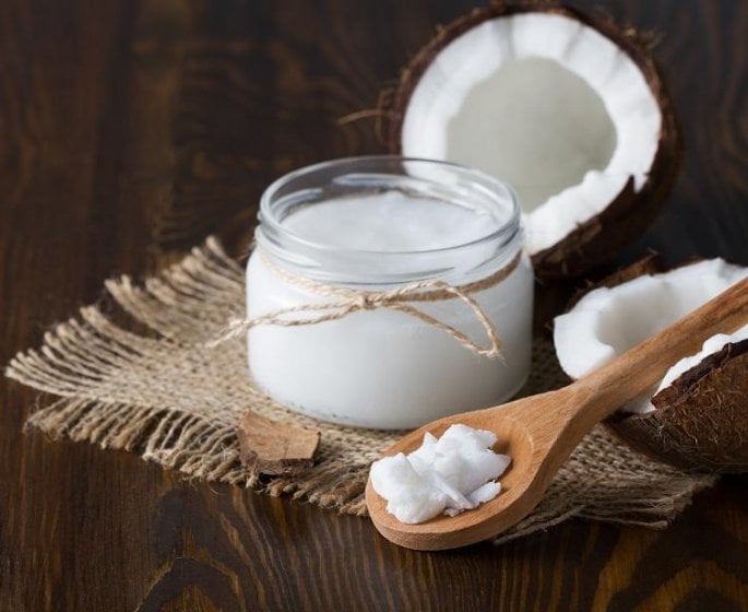 Huile de coco : une professeure d’Harvard la compare a du "poison"