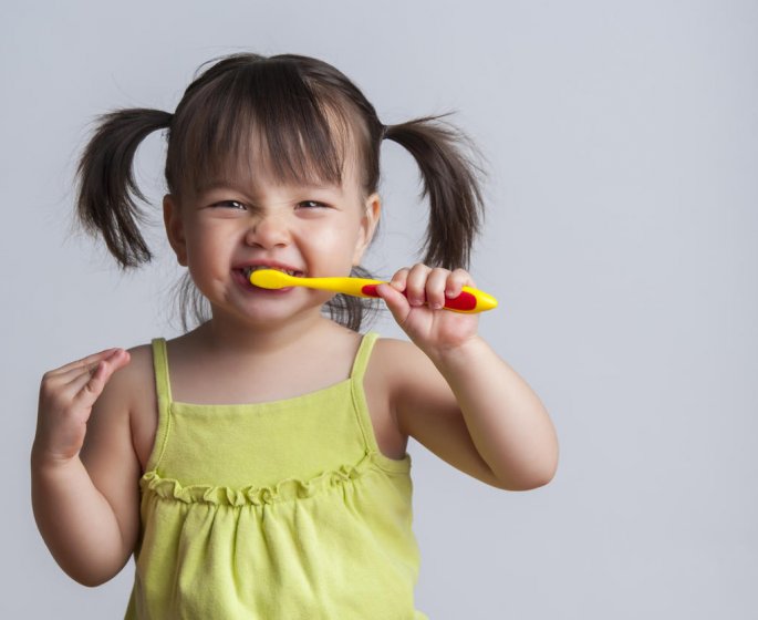 Caries dentaires : pas de fluor avant l’age de 6 mois