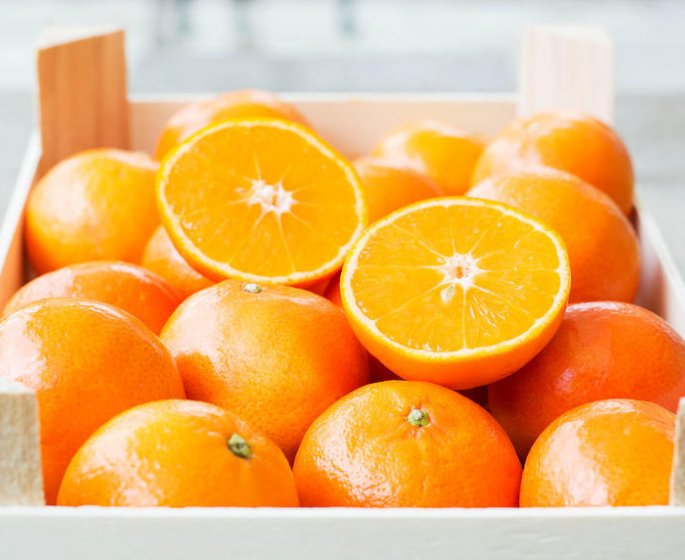 Carpaccio d-orange aux epices et a la pistache