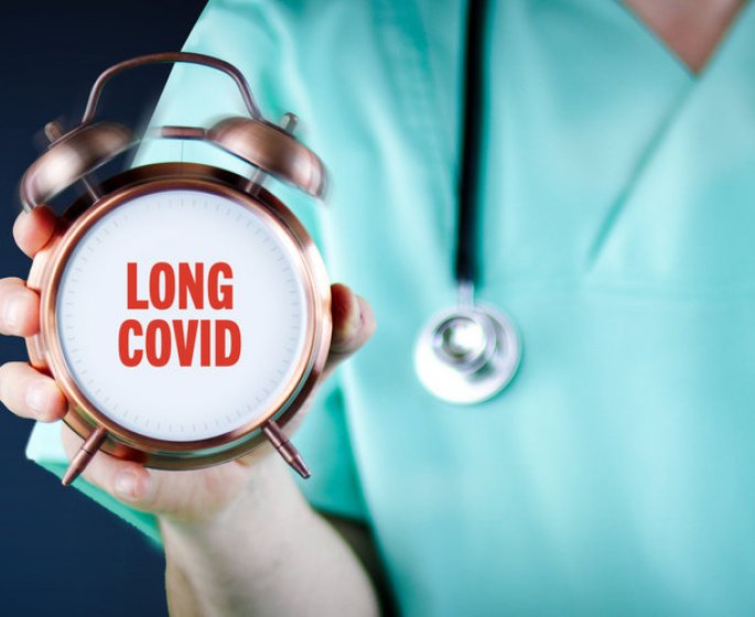 Covid long : la moitie des malades hospitalises ont au moins un symptome deux ans apres