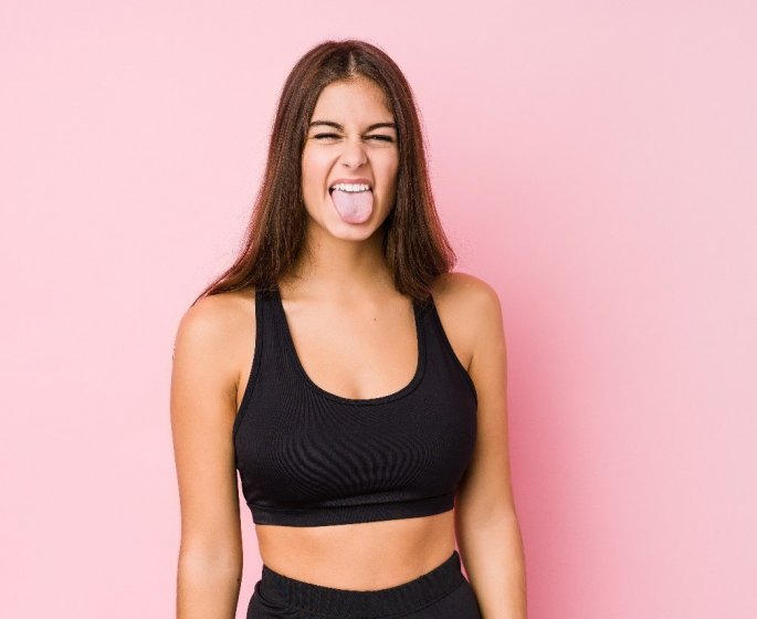 Gym faciale : 5 exercices pour rajeunir votre visage