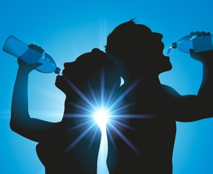Vieillissement : les 5 astuces pour boire plus d’eau et gagner 15 ans de vie