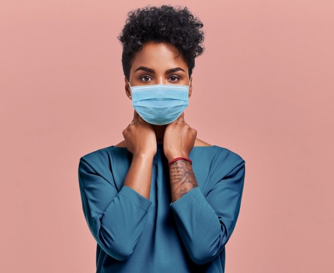 Irritation, bouton, demangeaison : comment garder une belle peau malgre le masque