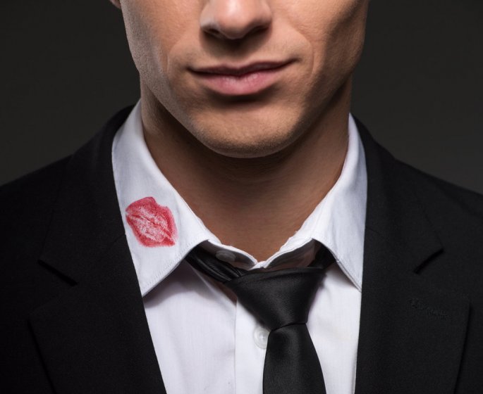 5 signes qui trahissent son infidelite, selon les scientifiques