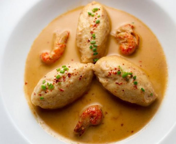 Quenelles de brochet et ecrevisses sauce Nantua