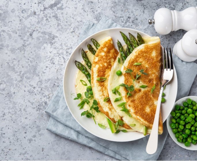 Omelette au fromage et aux asperges sauvages