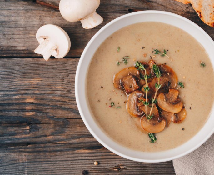 Potage creme de cepes et champignons de Paris au sesame
