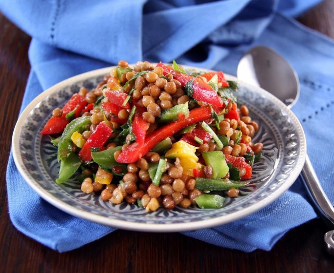 Salade de lentilles, poivron et fromage