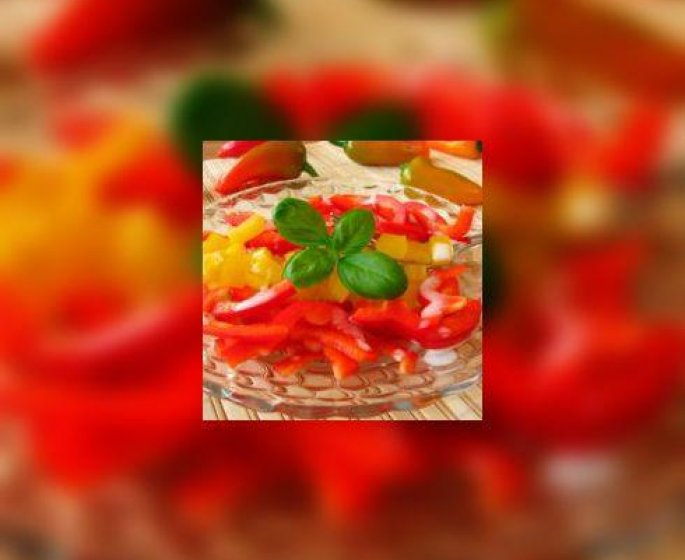 Salade de poivrons, sauces colorees