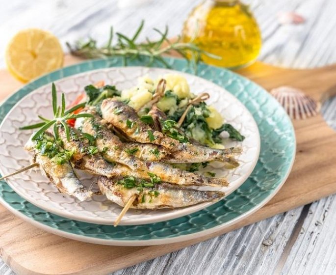 Brochettes de sardines aux peches