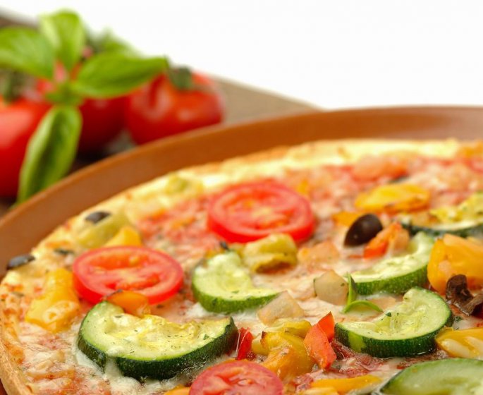 Pizza aux legumes frais