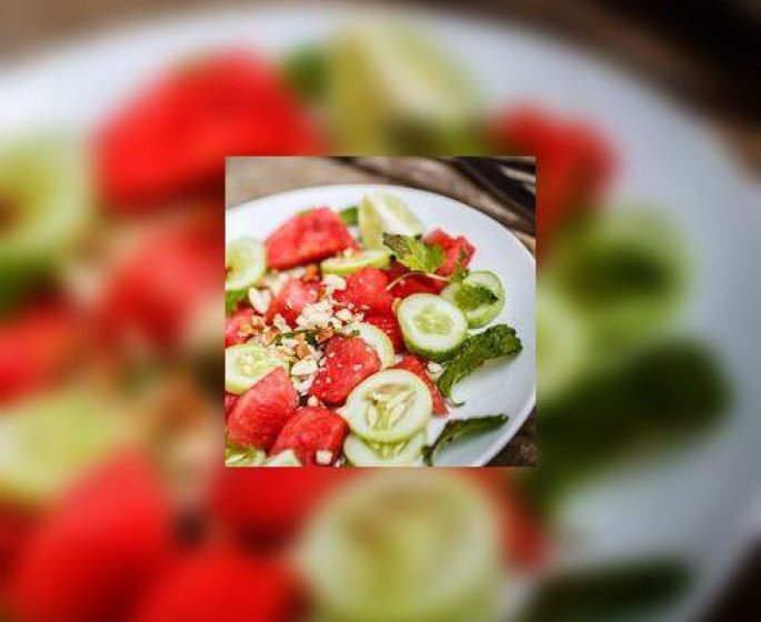 Salade de concombre et de fruits