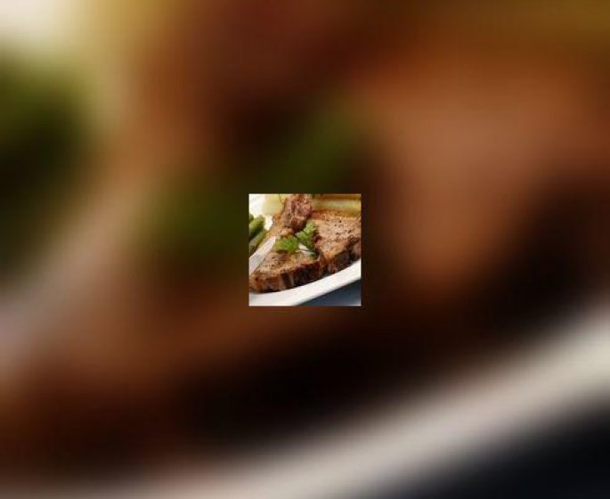 Cotes de porc, tome, carottes petits pois