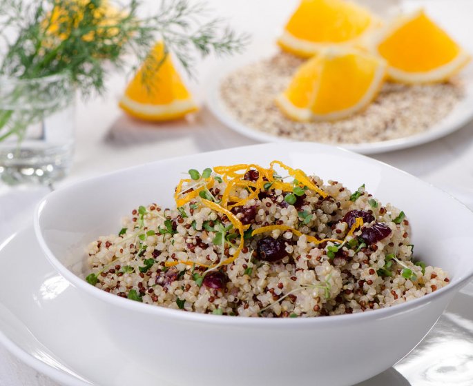Salade de quinoa, carottes, raisins secs
