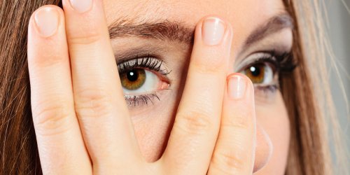 Poches sous les yeux : comment se debarrasser des poches malaires ? 