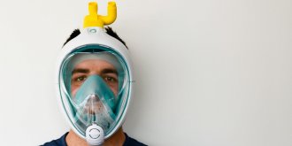 Coronavirus : des masques de plongee Decathlon servent de respirateur