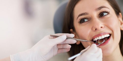 Dent qui se dechausse : comment soigner la parodontite
