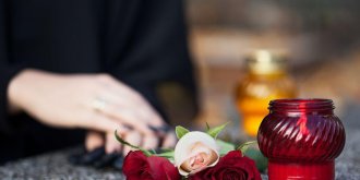 Toussaint : a quoi sert la visite au cimetiere ?