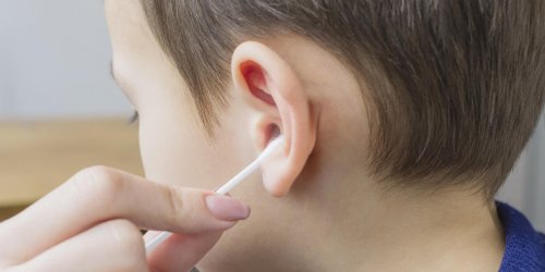 Bouchon d-oreille : les risques pour l-enfant