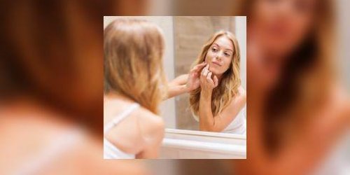 Comment eviter le rebond de l’acne en rentrant des vacances ?