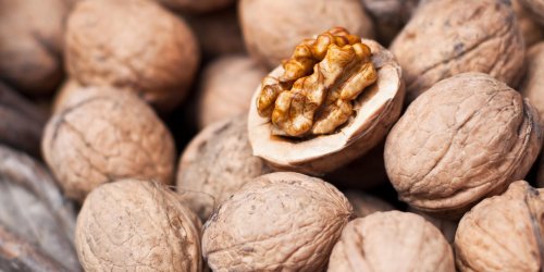 Tension arterielle : manger des noix aiderait a la faire baisser