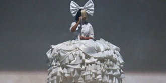 Sia : elle est deja grand-mere a 44 ans 