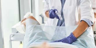 Examens gynecologiques : des gants pour mieux visualiser le col de l’uterus