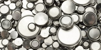 Noël : alerte sur les piles “bouton”, dangereuses pour les enfants