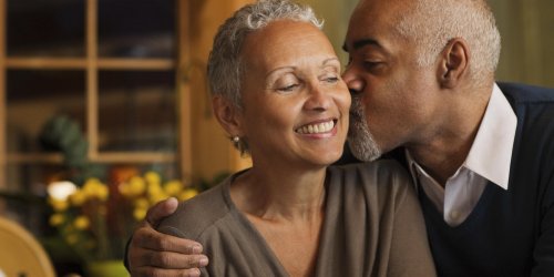 Femme : apres la menopause, pourquoi faire l’amour est benefique ?