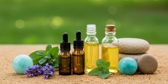 Les huiles essentielles : votre trousse de secours naturelle contre les douleurs ciblees