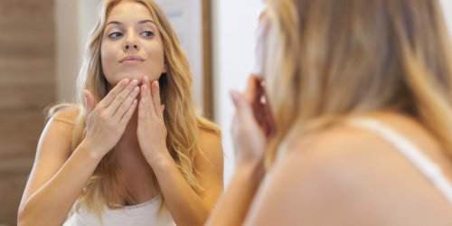 7 conseils pour prendre soin de sa peau en cas d’acne