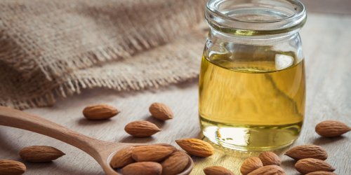 9 choses a faire avec l-huile d-amande douce