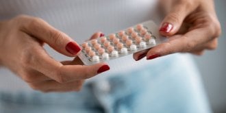 Pilule contraceptive : elle peut reduire le risque de polyarthrite rhumatoide