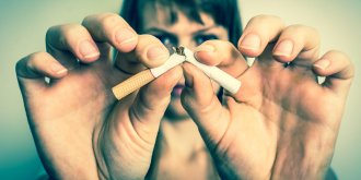 Toux du fumeur : peut-on soigner naturellement une bronchite chronique ?