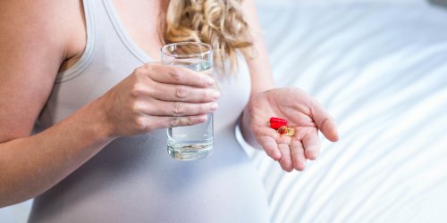 Rhume pendant la grossesse : les medicaments deconseilles a la femme enceinte