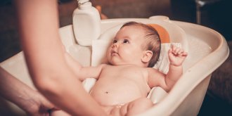 Circoncision du bebe : les indispensables de la toilette intime