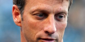 Tony Hawk devoile les radios effrayantes de ses doigts apres un accident de skate