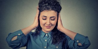 Mal a l’oreille… est-ce que je fais une otite ?