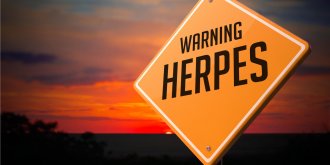 Crise d-herpes, bouton de fievre : attention au soleil ! 