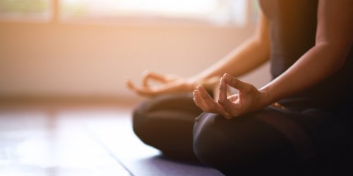 Menopause : 10 postures de yoga pour bien vivre les changements