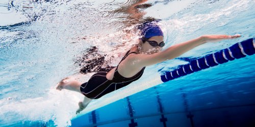 Pratique de la natation : l-utilite d-un bracelet connecte etanche