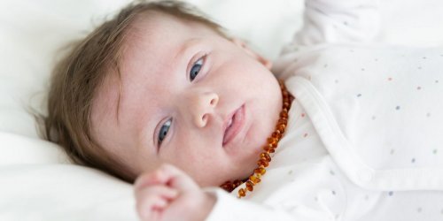 Dents de bebe : que penser du collier d-ambre ?