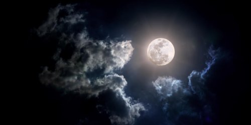 Plus d-accouchements a la pleine lune : de vieilles lunes ?