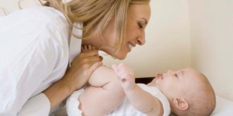 Comment bien laver le nez de bebe ?