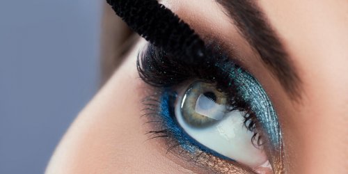 Maquillage de fete : sequins, paillettes, ou glitter sur les yeux ! 